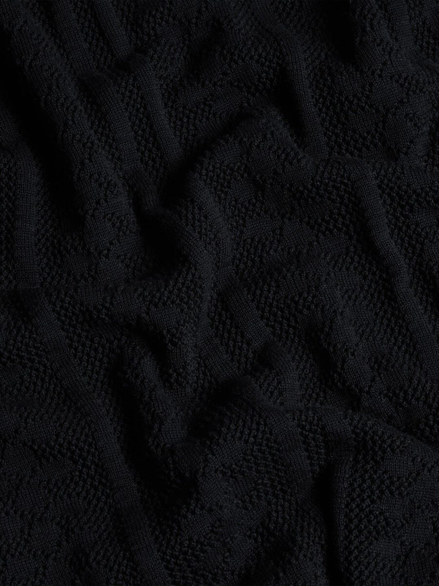 zartes häkelkleid