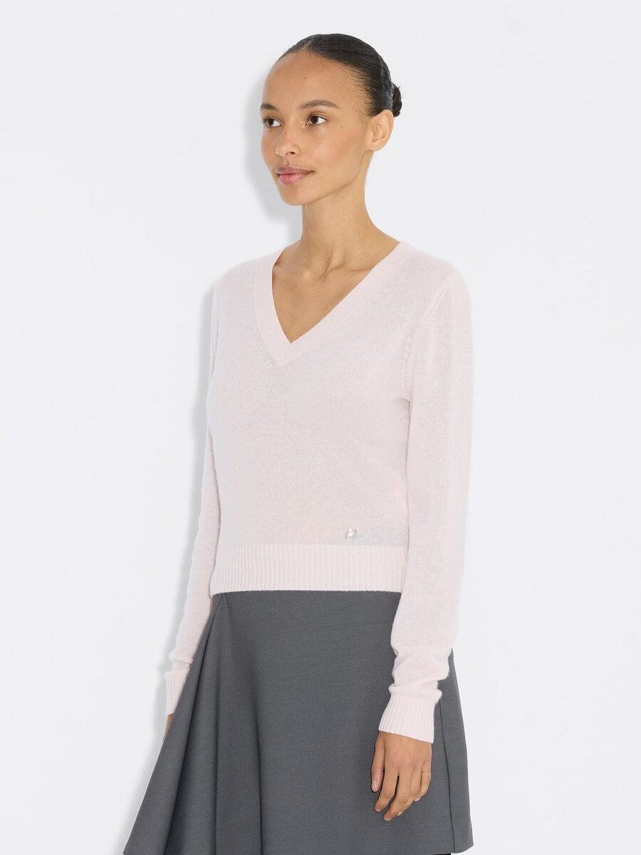 schmal geschnittener kaschmirpullover mit v-ausschnitt