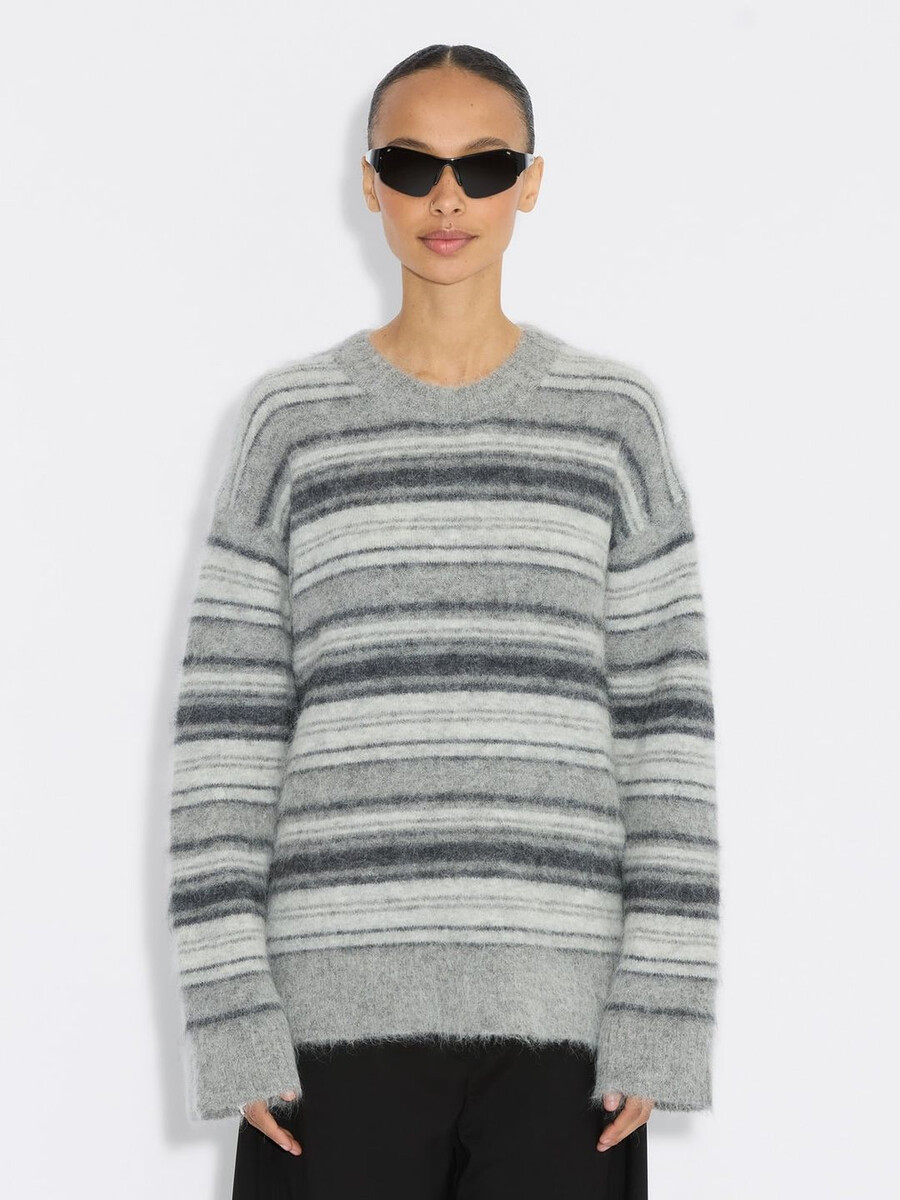 flauschiger streifenpullover mit rundhalsausschnitt