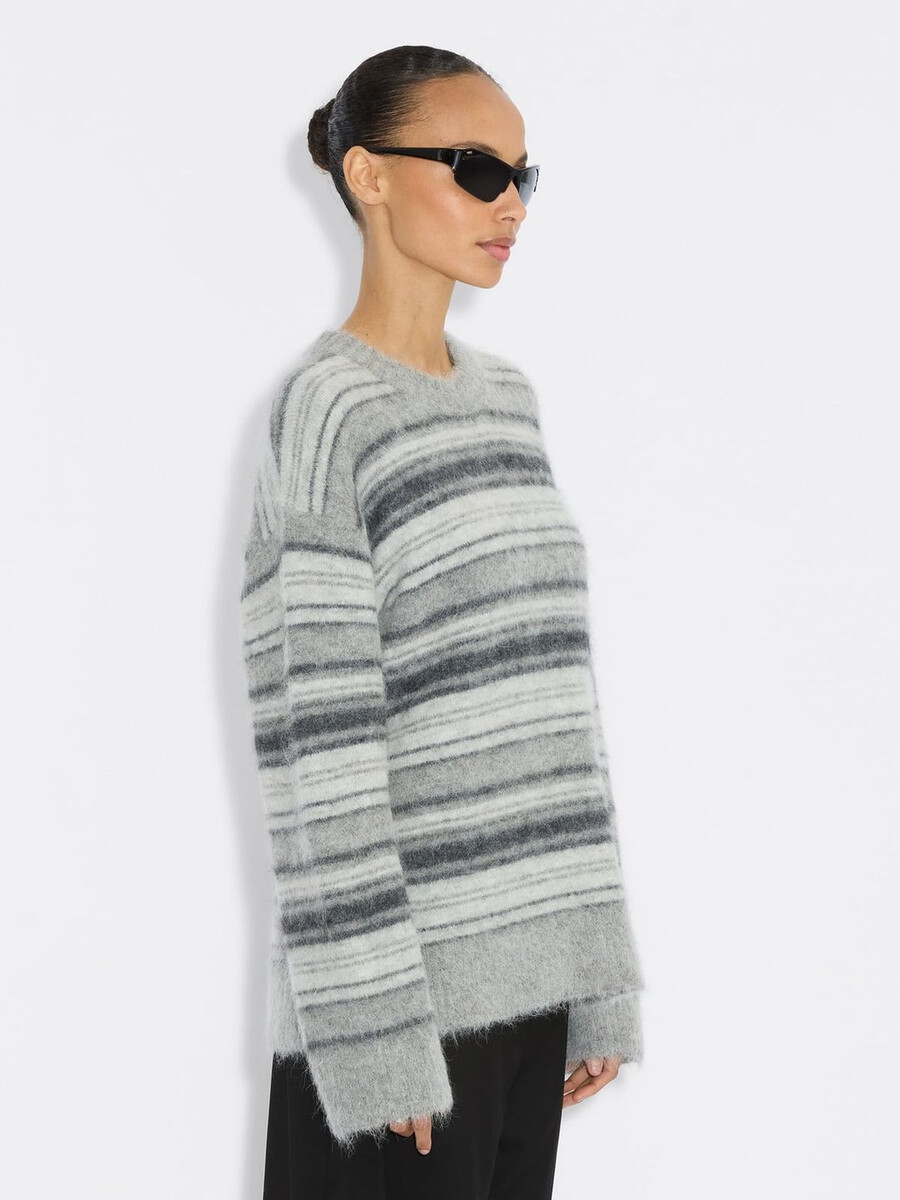 flauschiger streifenpullover mit rundhalsausschnitt