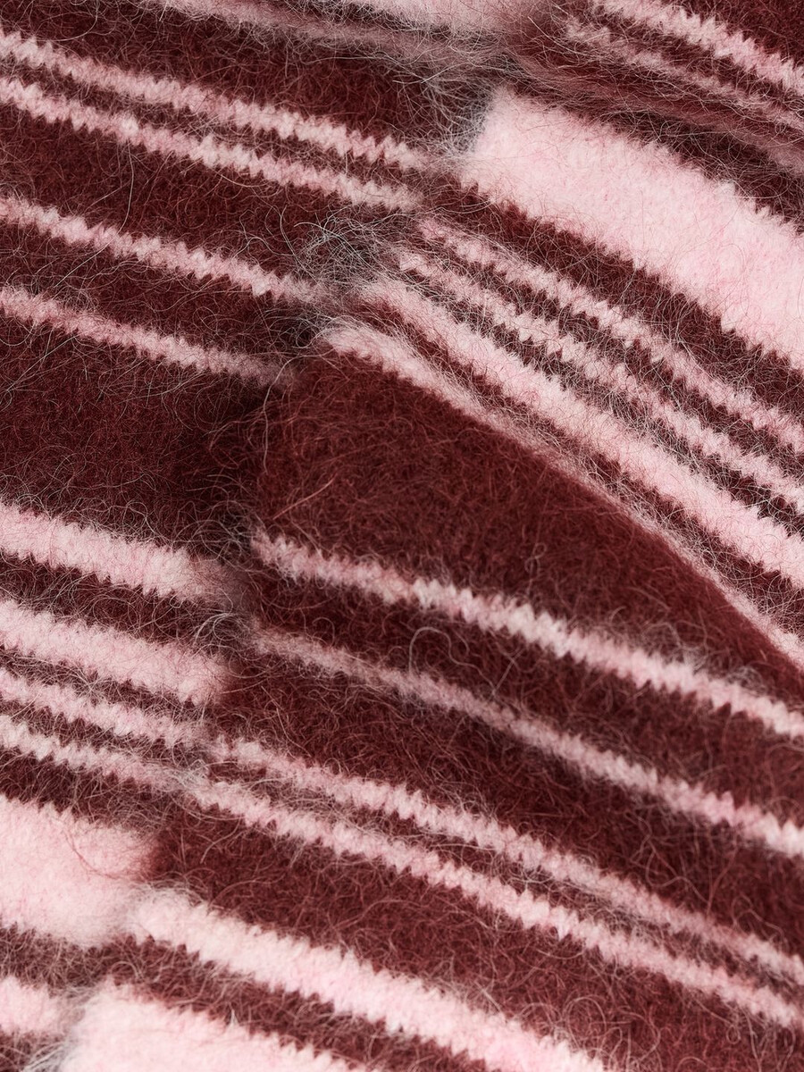 flauschiger alpaka-streifenschal